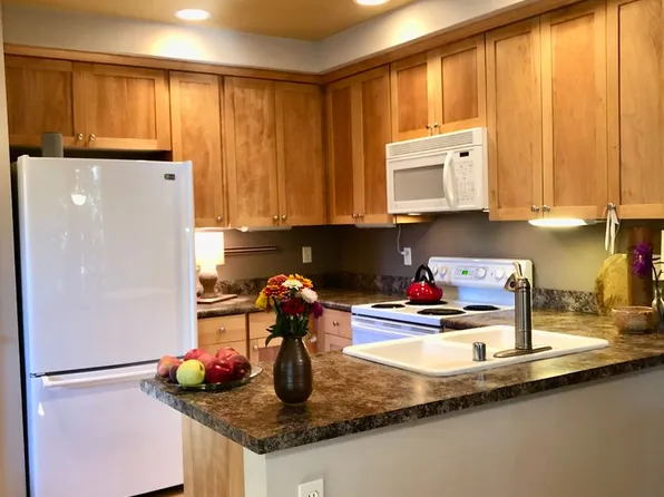 1300 Stonecress Ln NE, Bainbridge Island, WA 98110