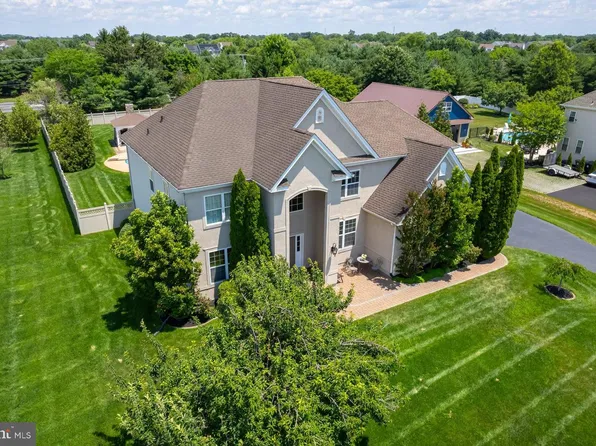 301 Long Meadow Dr, Mullica Hill, NJ 08062