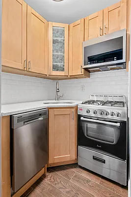 Rented by Oxford Property Group | media 3