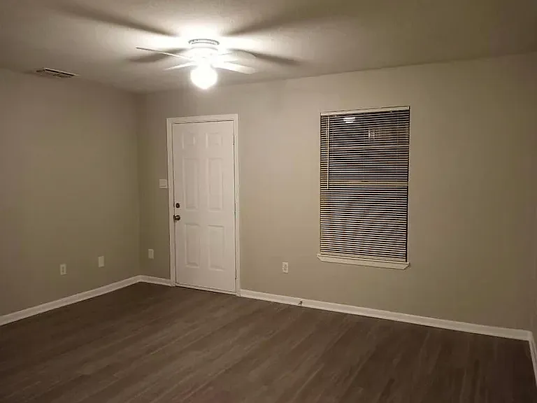 643 W Collin St #102 — Photo 5