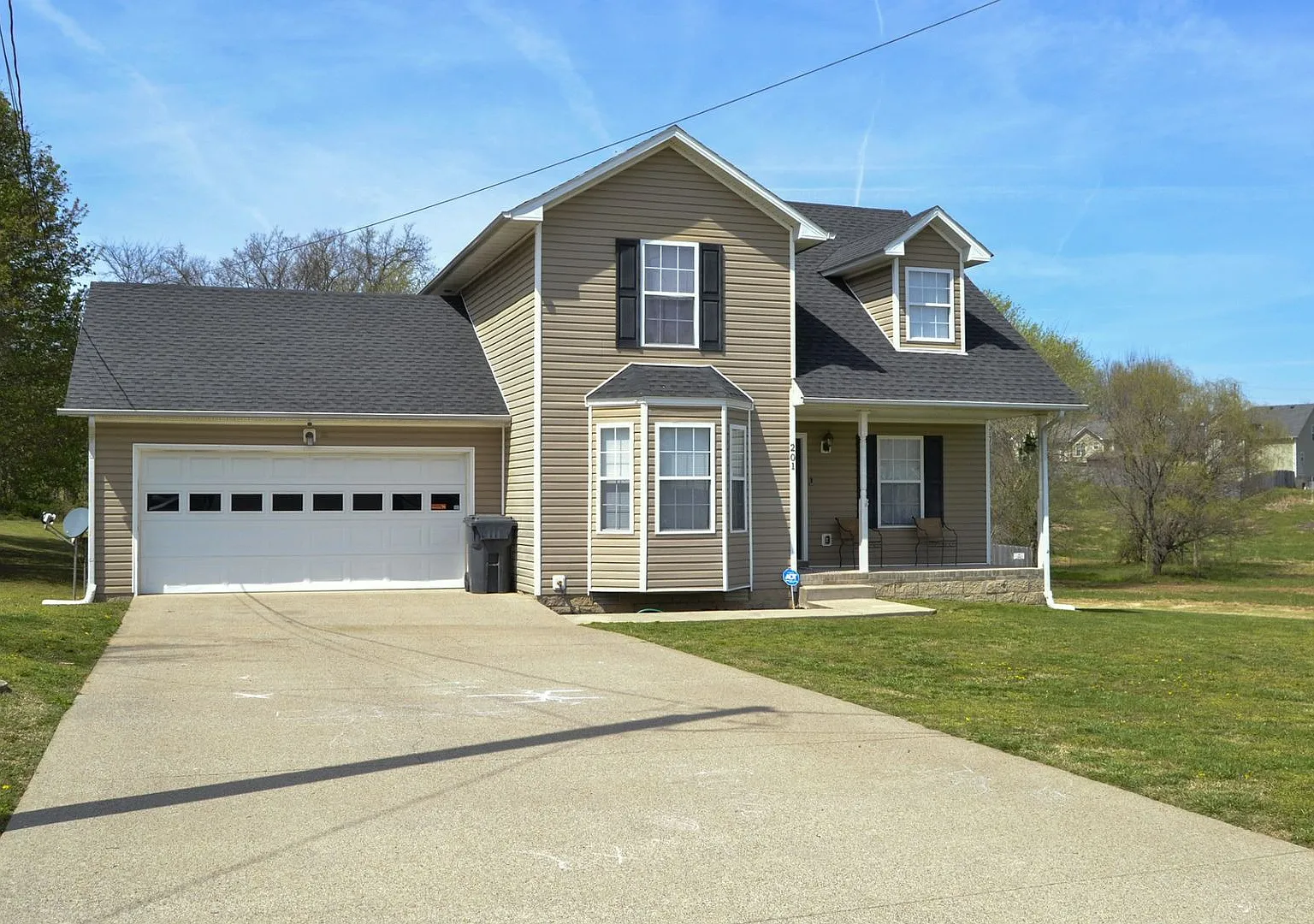 Large Home Coming Soon! Close to Fort Campbell with Large Fenced Yard — Photo 2