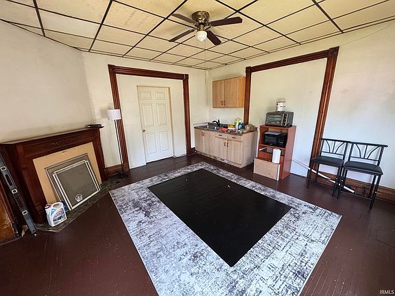 3rd image of 1021 Main St