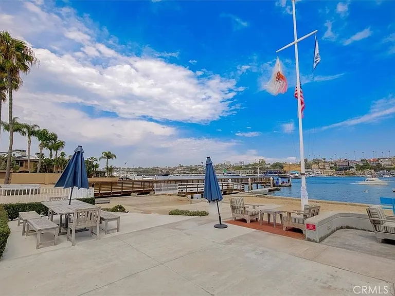 2128 Miramar Dr — Photo 40
