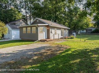 5976 Harvey St, Haslett, MI 48840