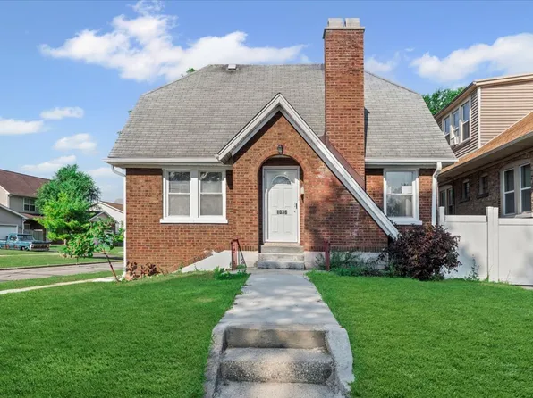 1036 S 12th Ave, Maywood, IL 60153