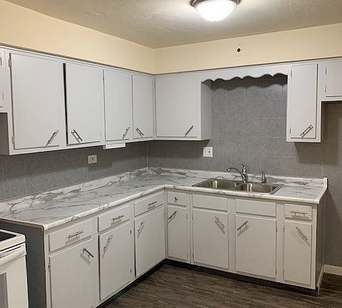 2nd image of 617 N 16th Ave #1