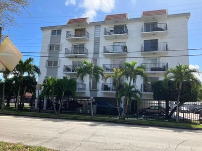 2500 SW 6th St APT 402, Miami, FL, 33135