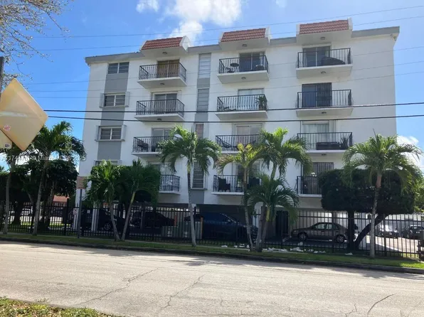 2500 SW 6th St APT 402, Miami, FL 33135