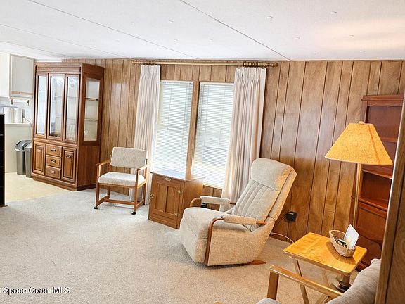 3rd image of 2988 Indian River Dr NE