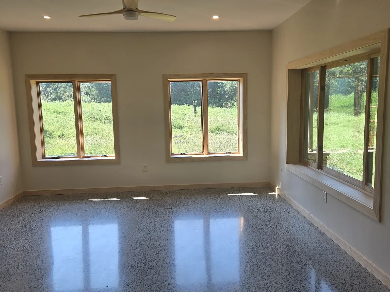 2 bed, 1500 sqft, $2,500 — Photo 4