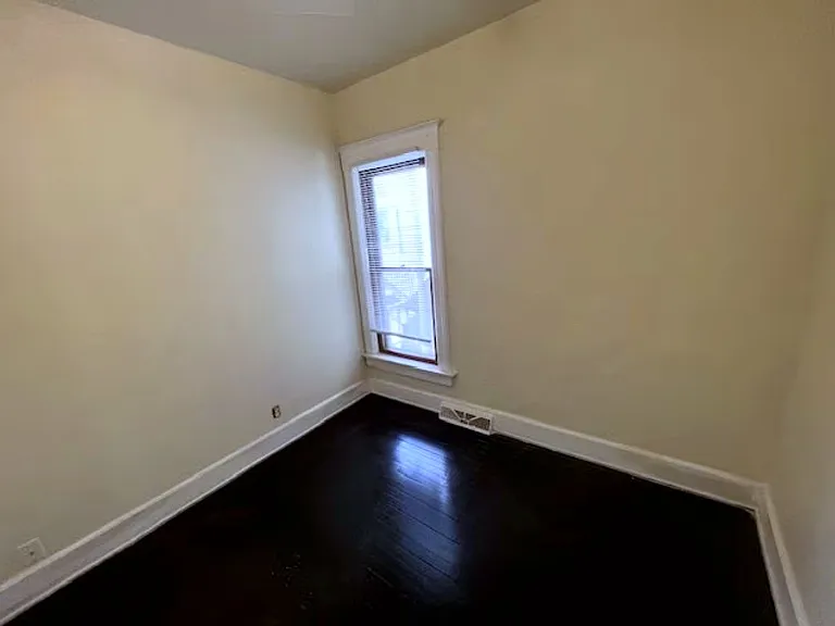 922 E Hamilton St #922 — Photo 2