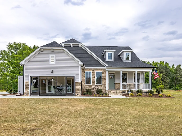 128 Harvester Rd — Photo 1