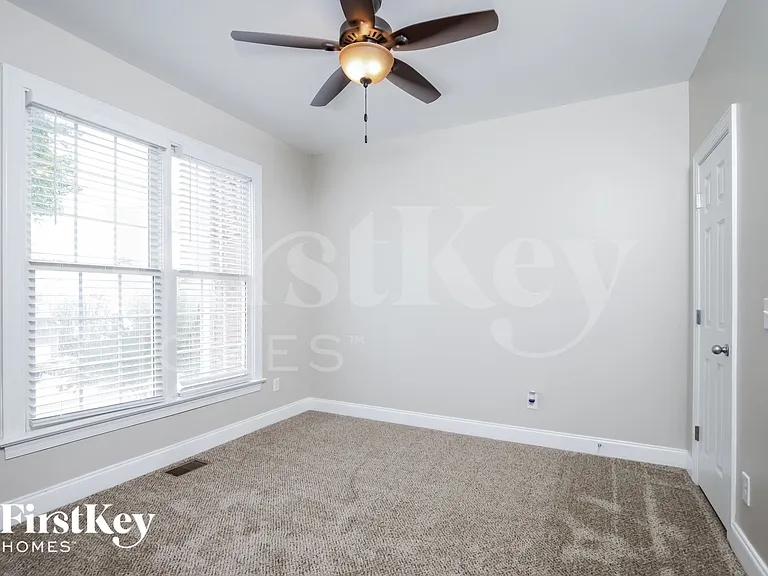 5515 Stone Crossing Dr — Photo 13