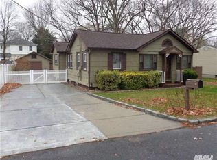 12 Woodland Rd, Centereach, NY 11720