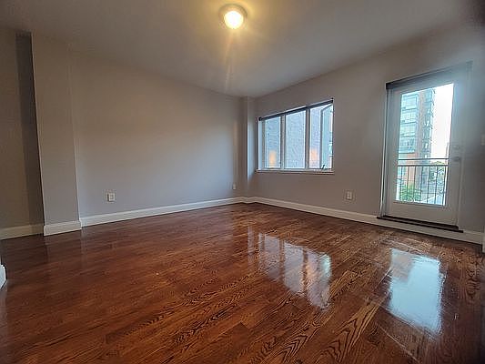 2nd image of 2663 E 13th St #7