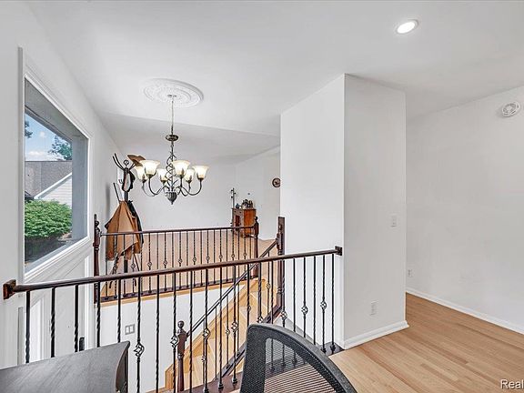 3rd image of 1522 Oregon Ct