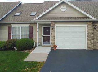 218 Rayfield Cir, Webster, NY 14580