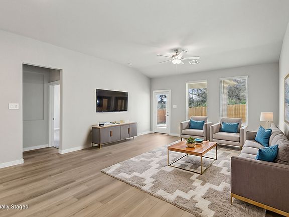 The Texoma floorplan at Pine Lake Cove.