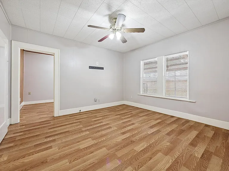 1409 Pearson St — Photo 10