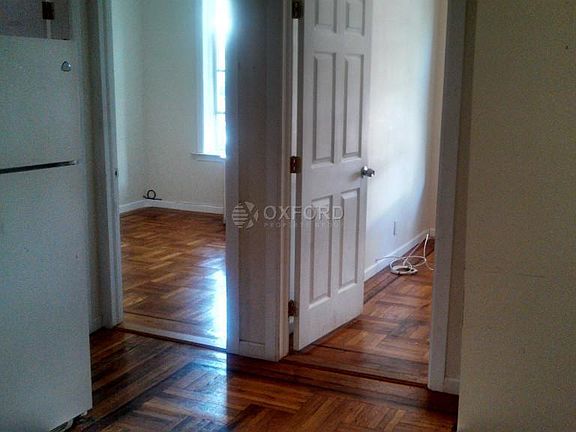 2nd image of 2332 28th St APT 2a