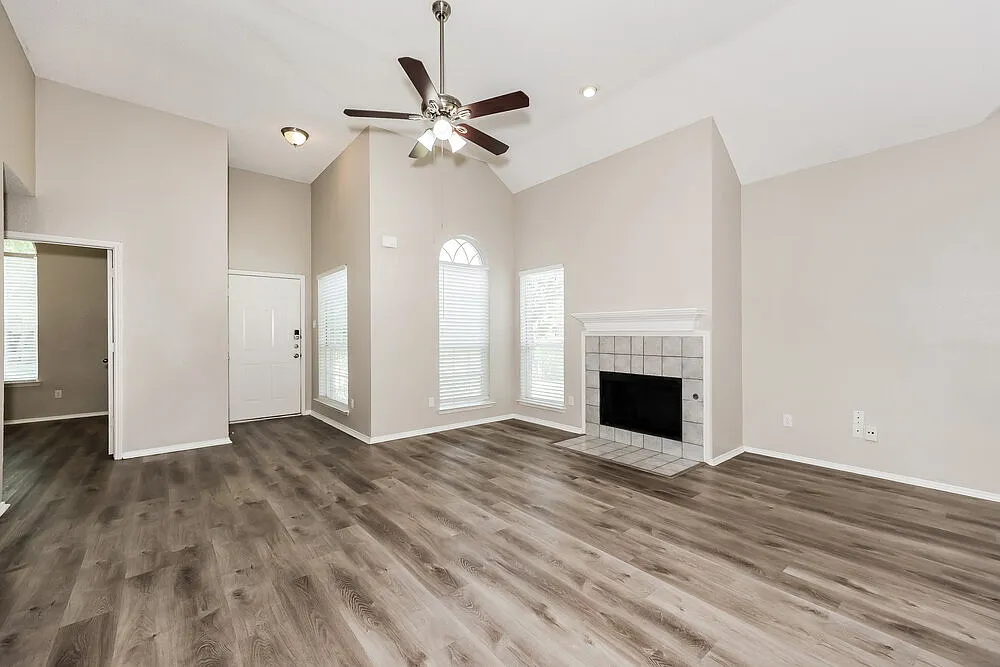 3 bed, 2.0 bath, 1472 sqft, $2,170 — Photo 4