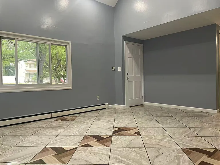 382 Jamaica Ave — Photo 2