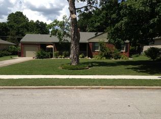 1033 E Kingsbury St, Springfield, MO 65807