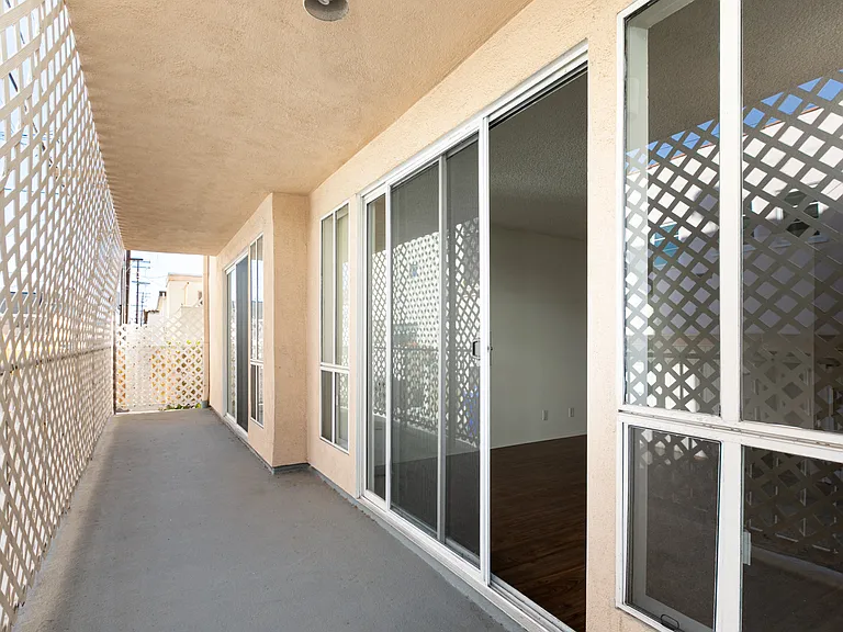 Santa Monica St. Charles — Photo 10