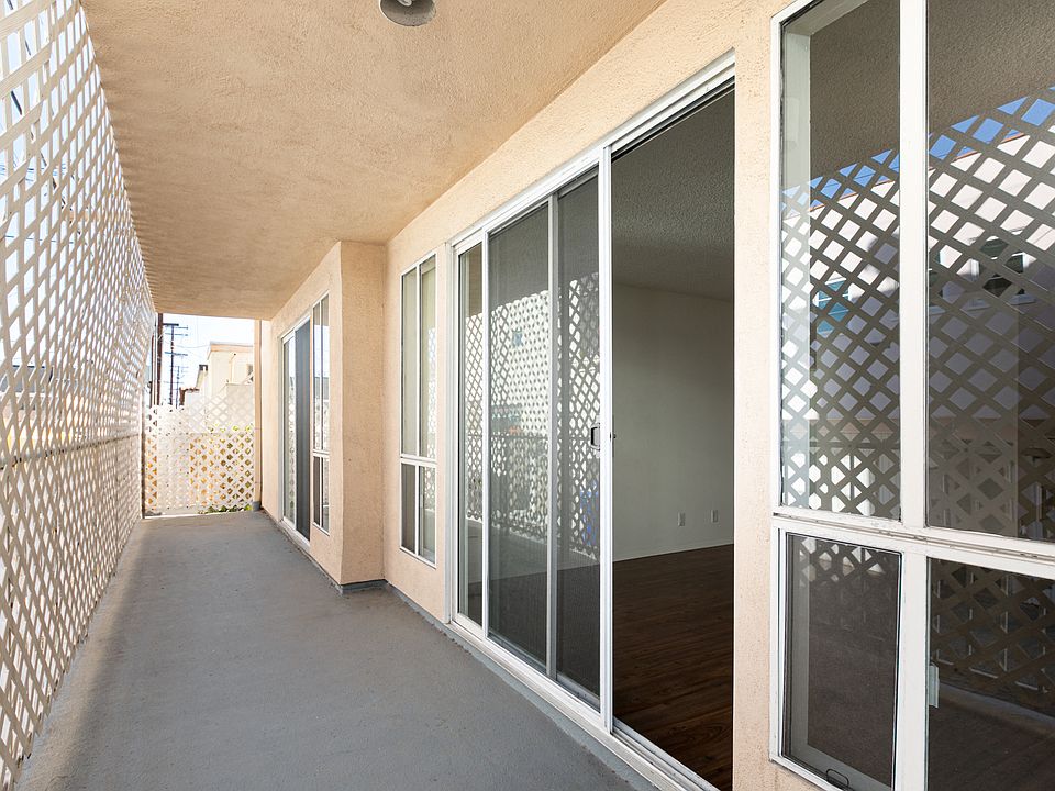 1st image of 1015 9th St APT 201