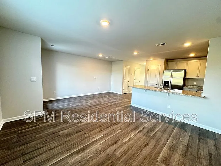 3178 Lobelia Ln — Photo 6