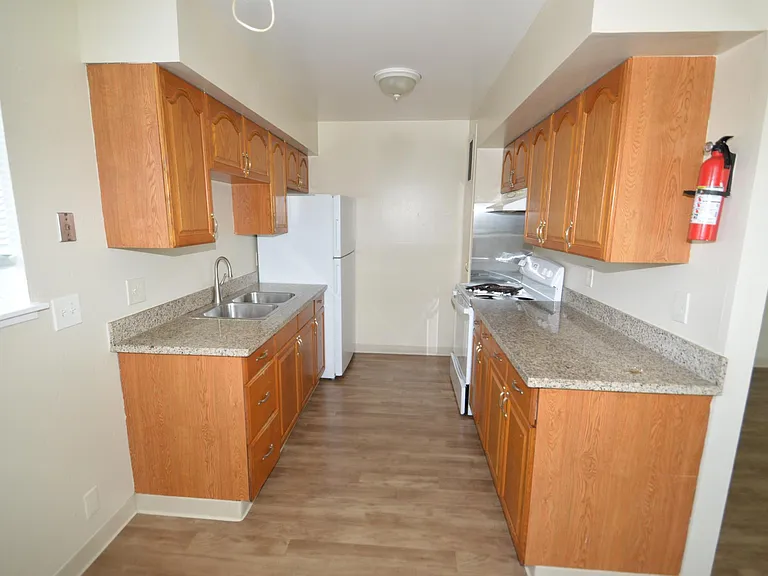 1130 Rex Rd — Photo 6
