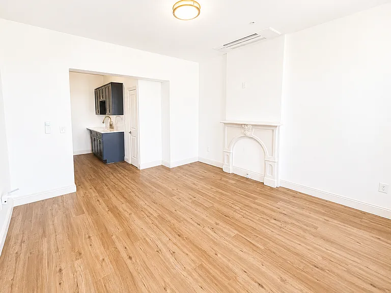 319 Connecticut St #5 — Photo 2