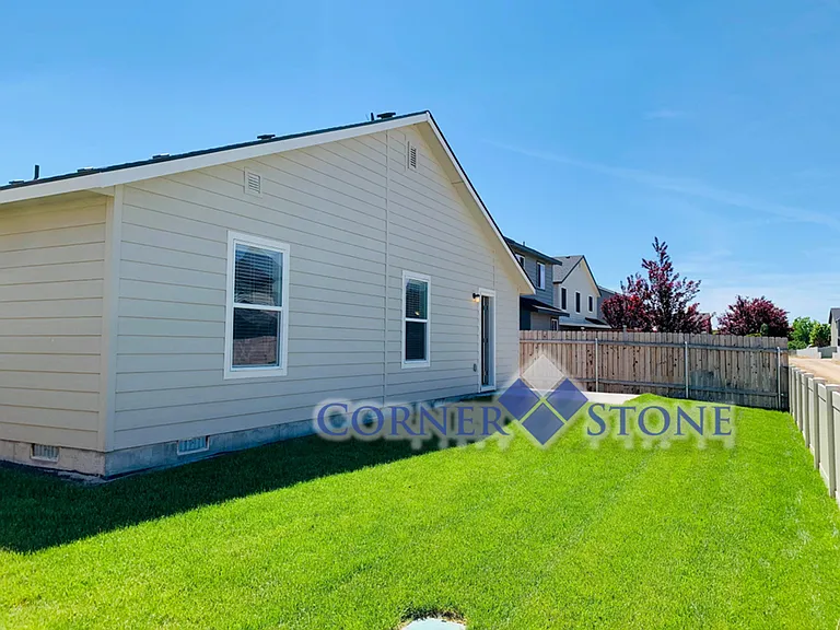 4691 N Price Ave — Photo 16