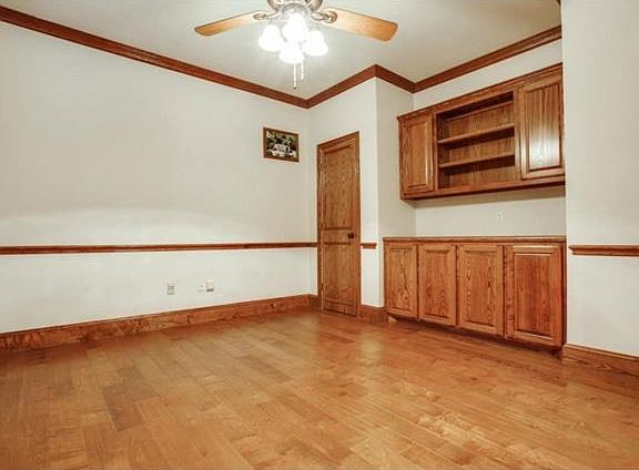 5th image of 1304 Lois Ln
