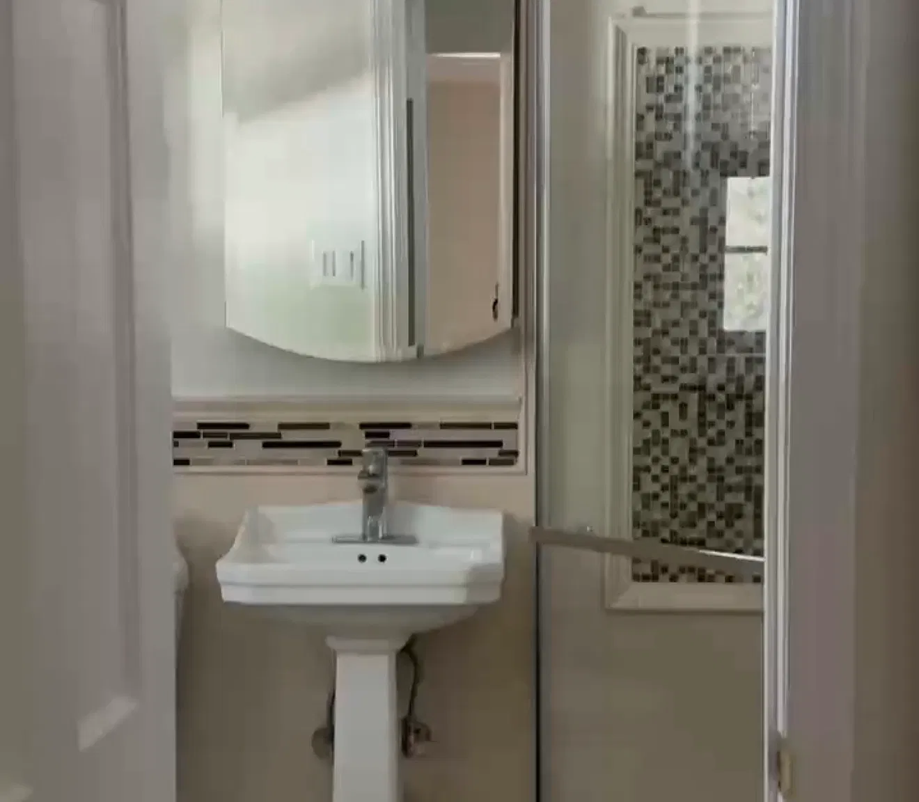 4 bed, 1500 sqft, $3,600 — Photo 4