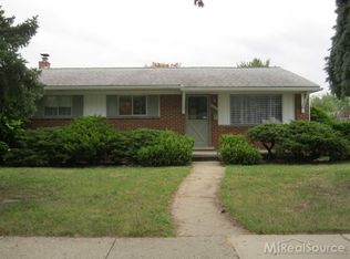 2252 Winston Dr, Sterling Heights, MI 48310