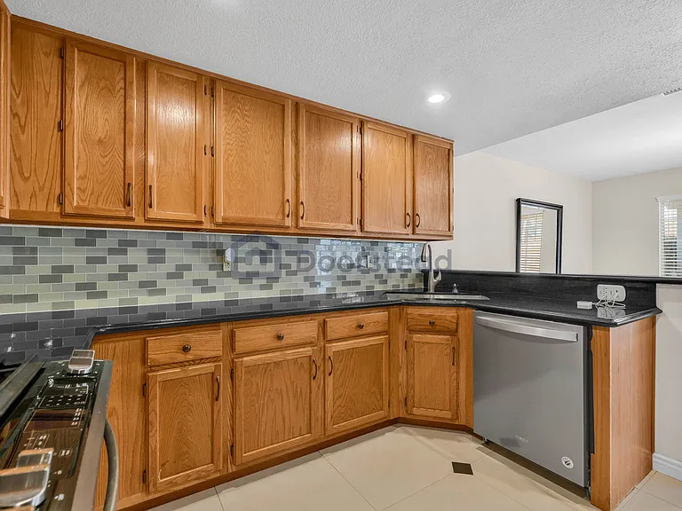 11018 Charleston St — Photo 23