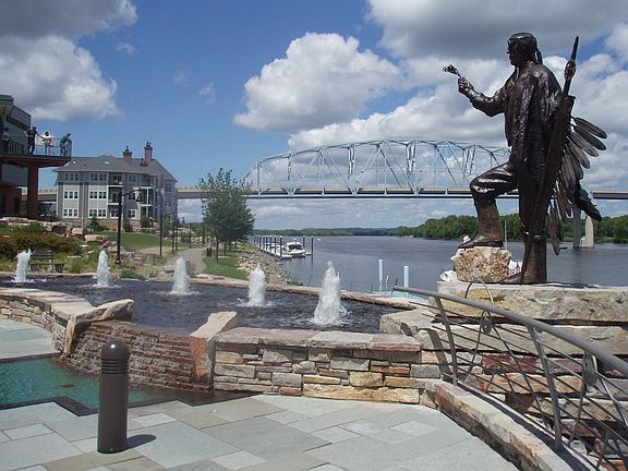 Eagle Center fountain