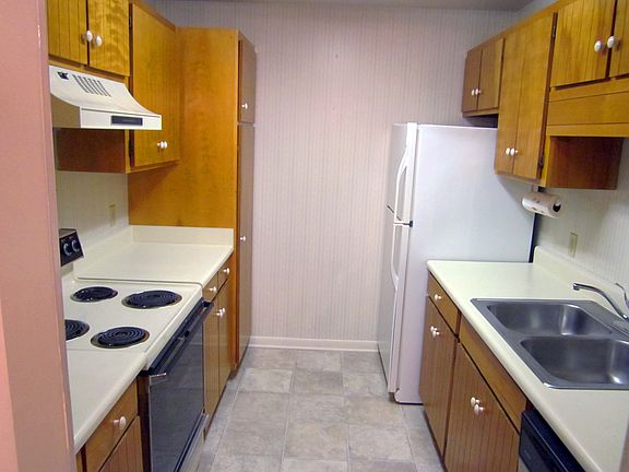 2nd image of 2092 S Sherwood Dr APT E33