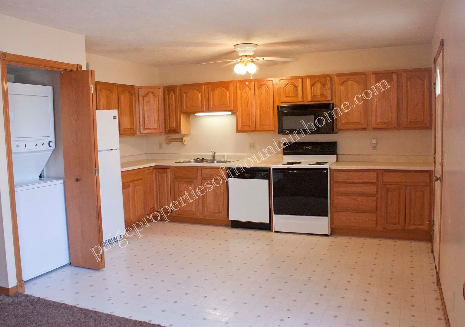 Paige Apartments — Photo 1