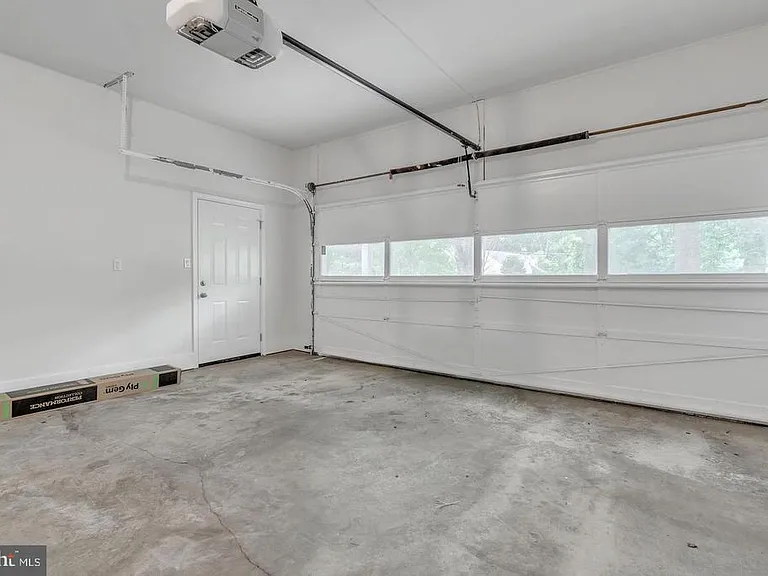 10911 Chandler Rd — Photo 49