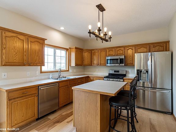 5th image of 6887 Dakota Dr