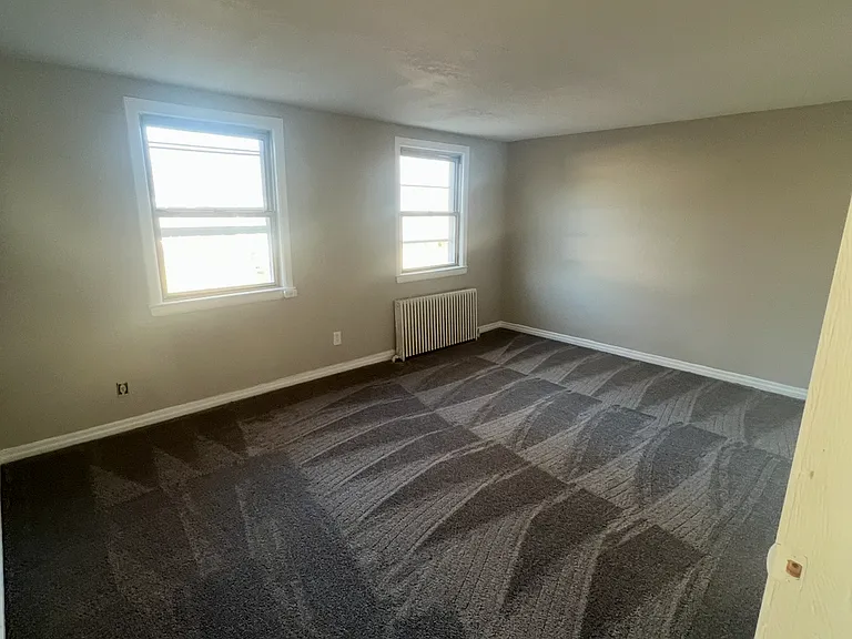 Parkway Gardens Apartments — Photo 10