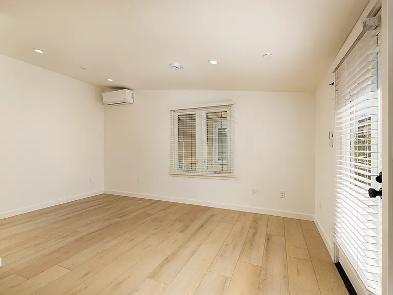 510 Chapala St #4 — Photo 10
