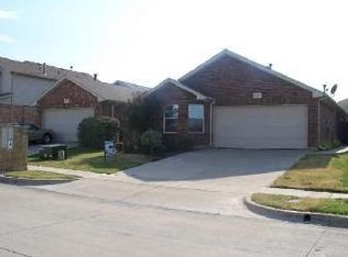 6537 Regina Dr, Fort Worth, TX 76131