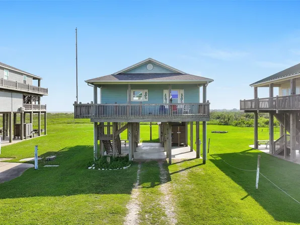 839 S Monkhouse Dr, Crystal Beach, TX 77650