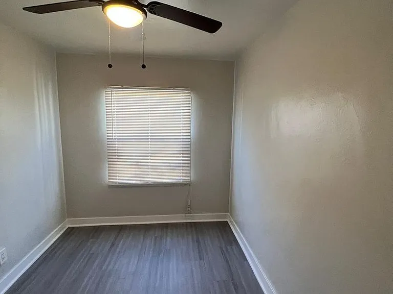 10965 S Figueroa St #12 — Photo 5
