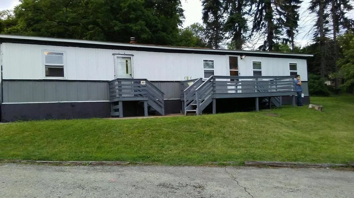 260 Roseberry St photo 1