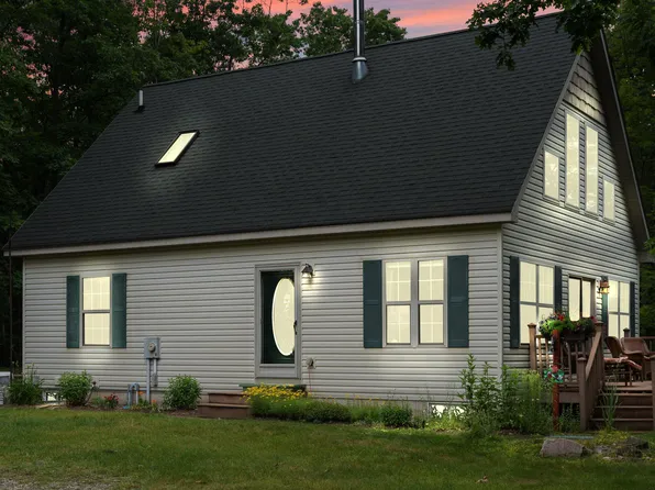 109 Beach Cir, Leroy, MI 49655