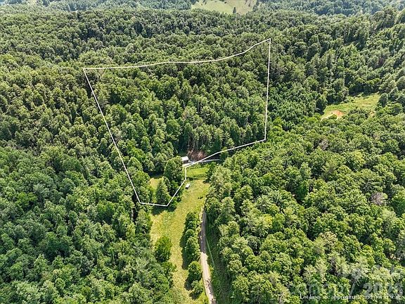4th image of 323 McCurrey Rd